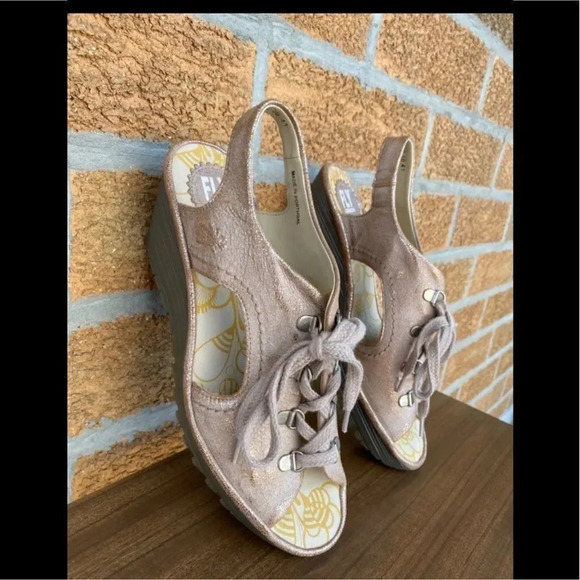 Fly London Yifa Luna Gold Metallic sandals 10.5 - Picture 6 of 8